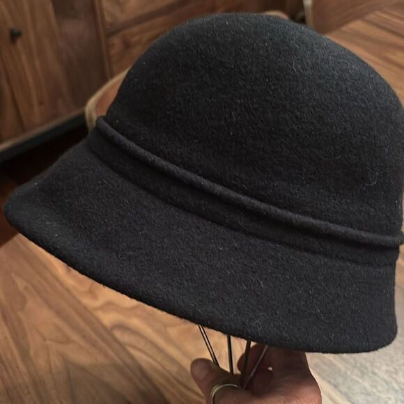 Lawliet Black Cloche Hat - Picture 4 of 10